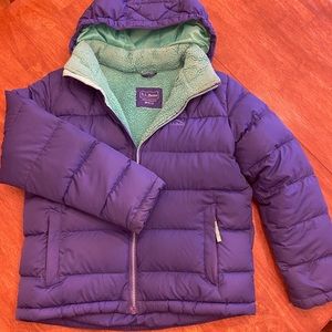 LL Bean Girls winter puffer coat, great condition. Dark purple & teal color